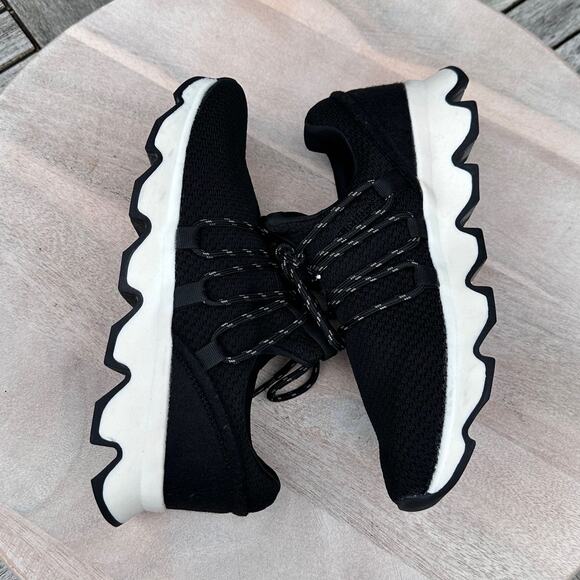 Cushionaire Zyler Womens Size 9 Black Sneaker Slip On Memory Foam Shoes New - Picture 9 of 13